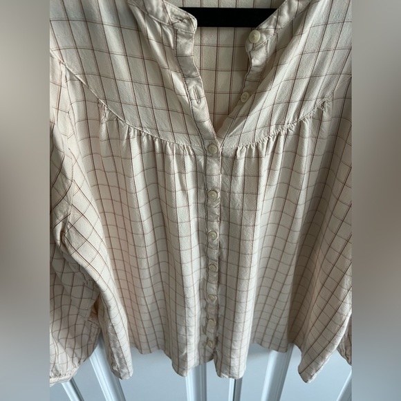 Madewell button front top - Picture 7 of 7